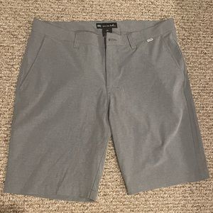 Travis Mathew Beck Shorts - size 34